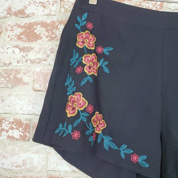 Altar'd State Black Floral Embroidered Shorts - Picture 4 of 7